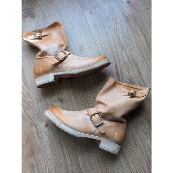 Frye Veronica Short Slouch Moto Boots Tan White Wash Rare - Picture 1 of 1